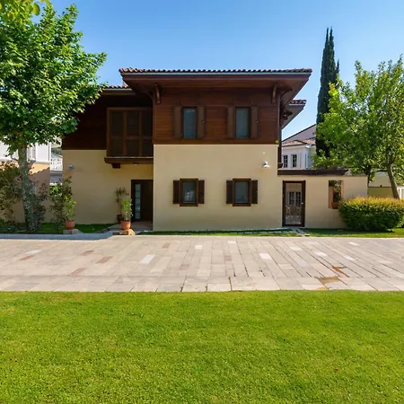 Safiya Villa